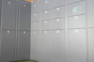 Consigna inteligente de cajones numerados para custodia de maletas