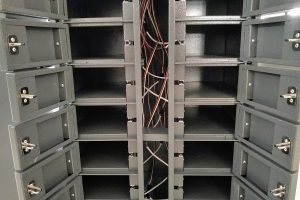 Foto de la estructura metálica con cerraduras