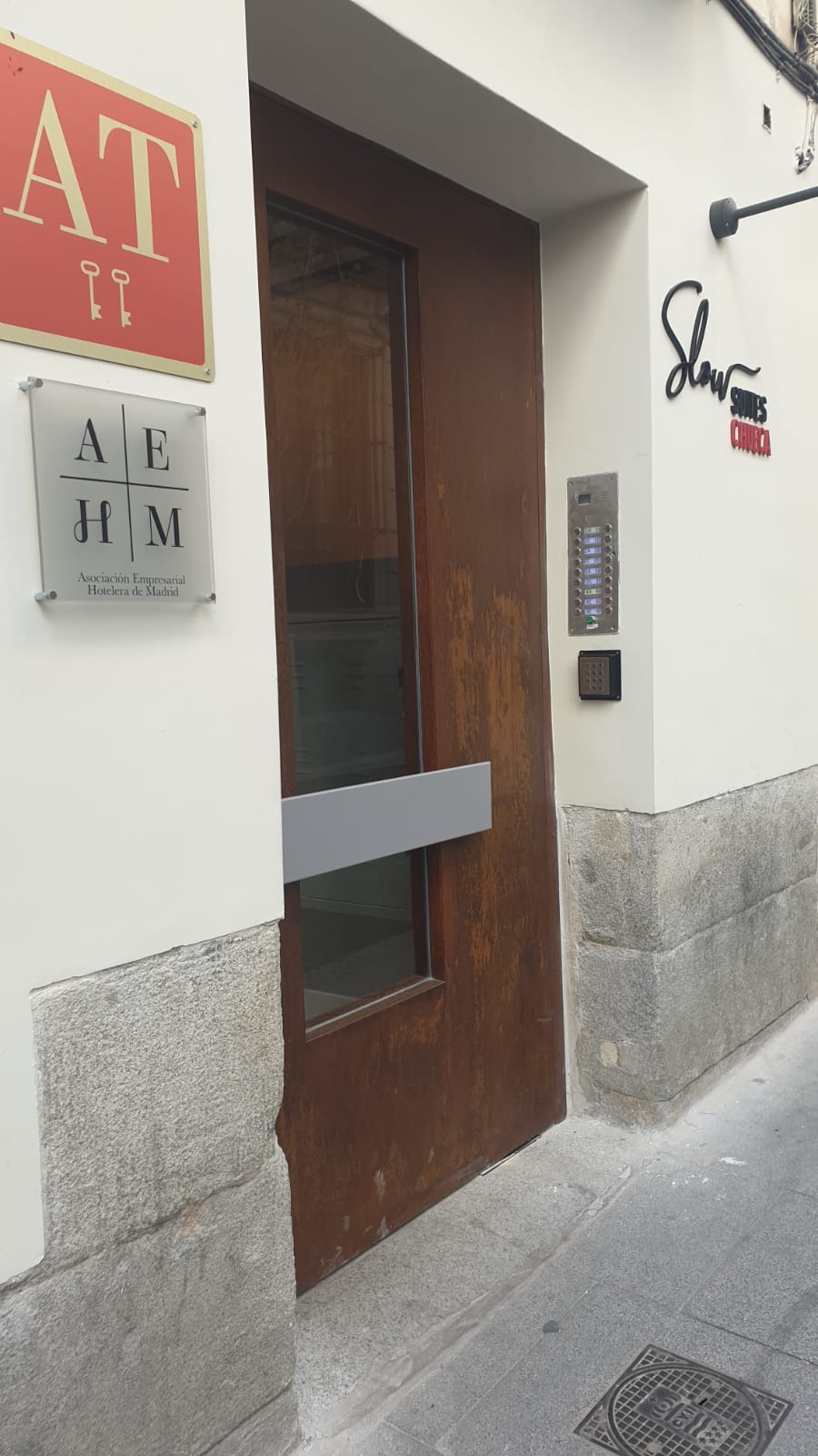 Entrada SlowSuites Chueca