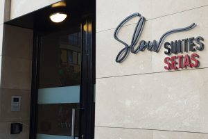 Entrada Slow Suites Setas