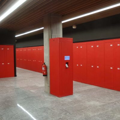 Consignas Inteligentes de Drop Point Systems en Estación intermodal de Bilbao con un tótem para reservar espacio y pagar