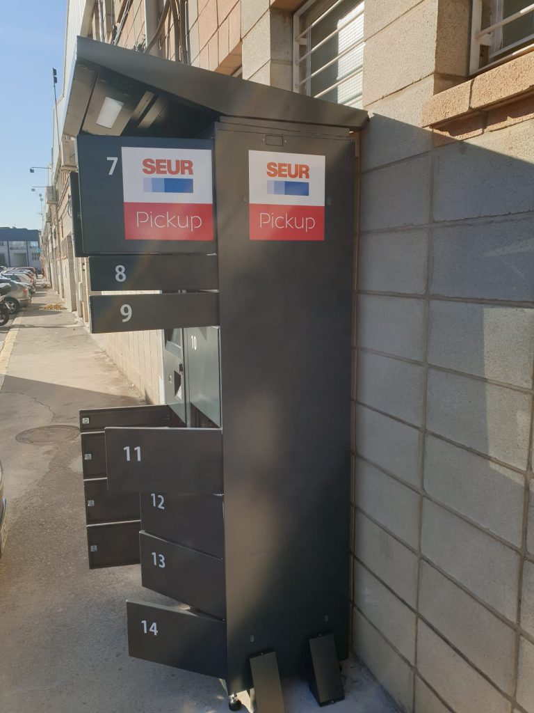 Taquilla inteligente PUNTO SEUR para entrega de paquetería en exteriores