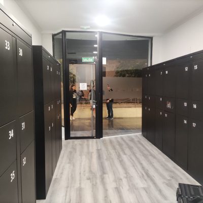 Valencia Lockers interior local
