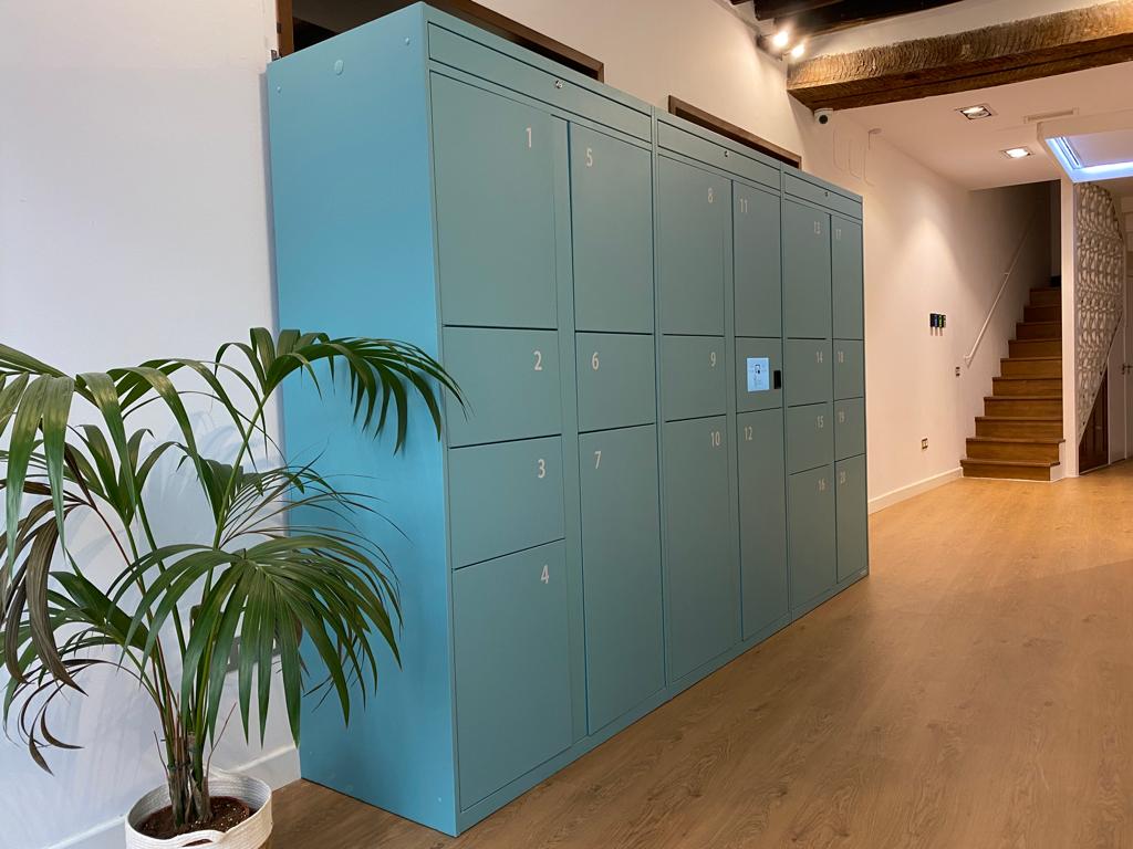 Taquillas inteligentes custodia de equipaje en GIRALDA LOCKERS