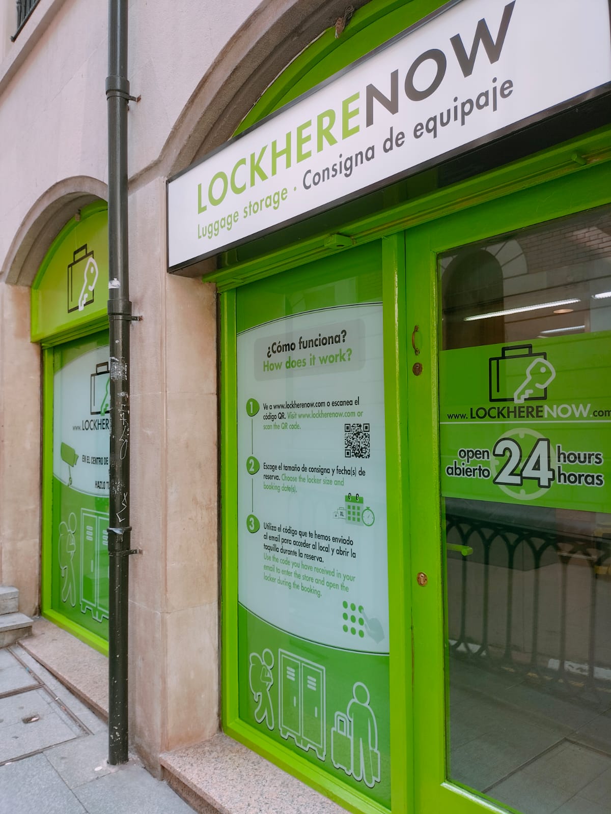 fachada consigna inteligente LockHereNow Casco Antiguo Bilbao