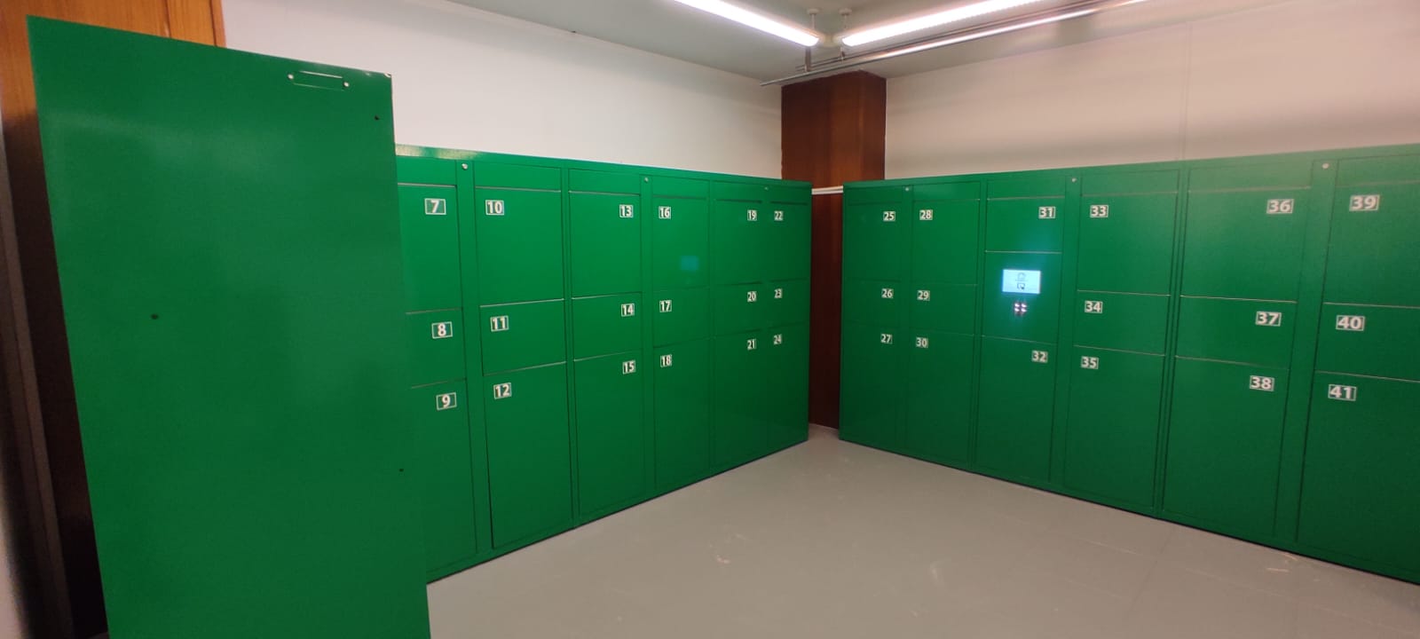Taquilla LockHereNow en Santander. Consigna inteligente custodia de equipaje